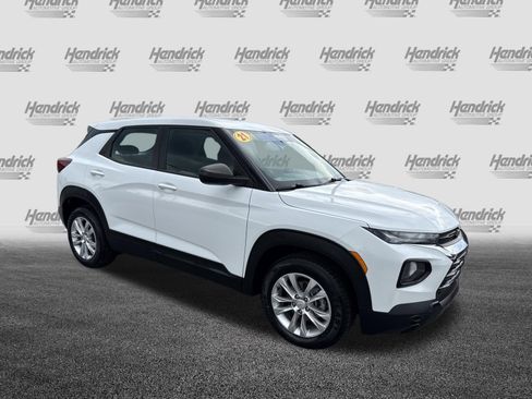 Used 2021 Chevrolet TrailBlazer LS FWD image 2