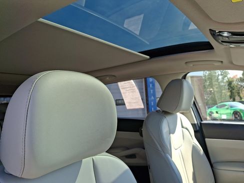 Used 2022 Kia Sorento S w/ Panoramic Sunroof Package image 13