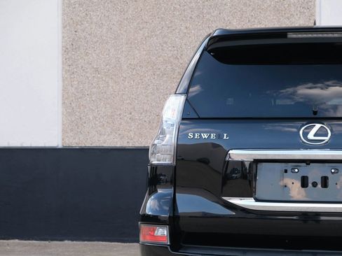 Used 2017 Lexus GX 460 Premium w/ Premium Package AWD/4WD image 17