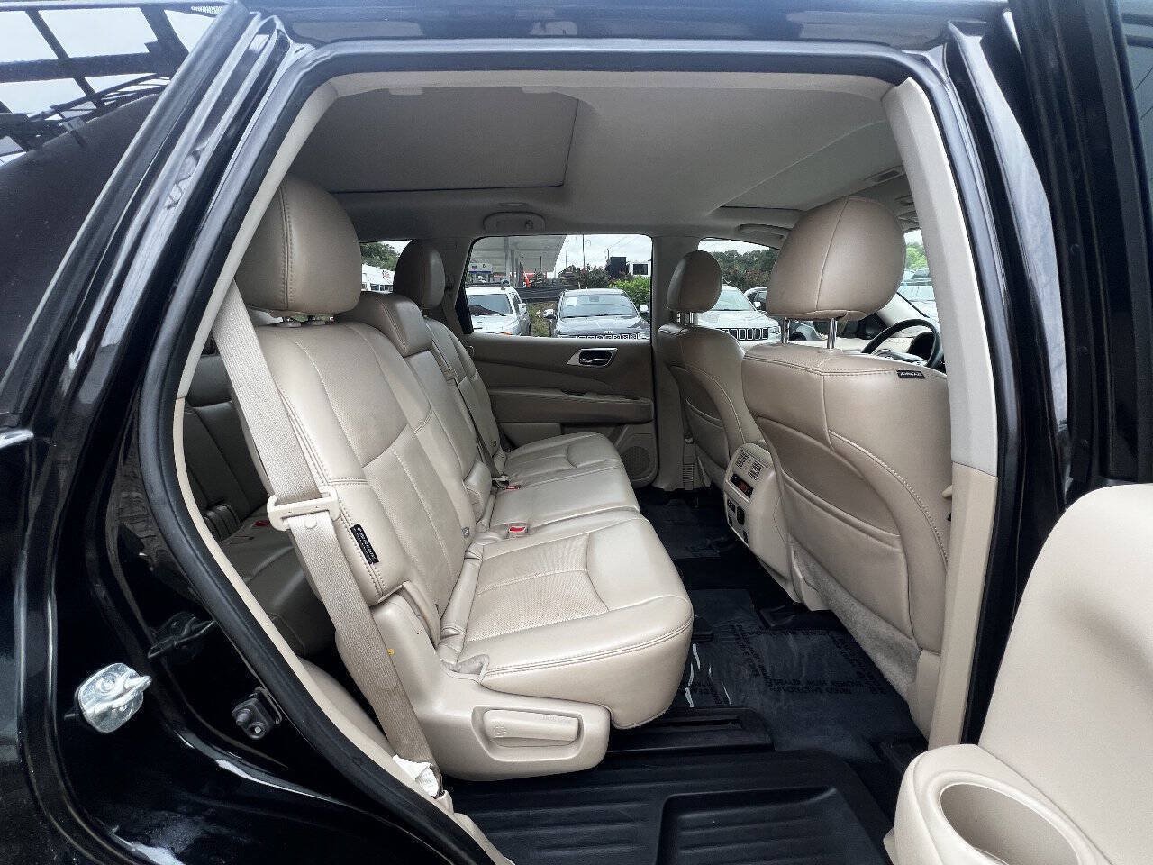 Used 2019 Nissan Pathfinder Platinum w/ Cargo Package FWD image 12