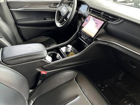 Certified 2023 Jeep Grand Cherokee L Limited image 19