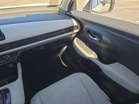 Certified 2024 Honda HR-V LX image 12