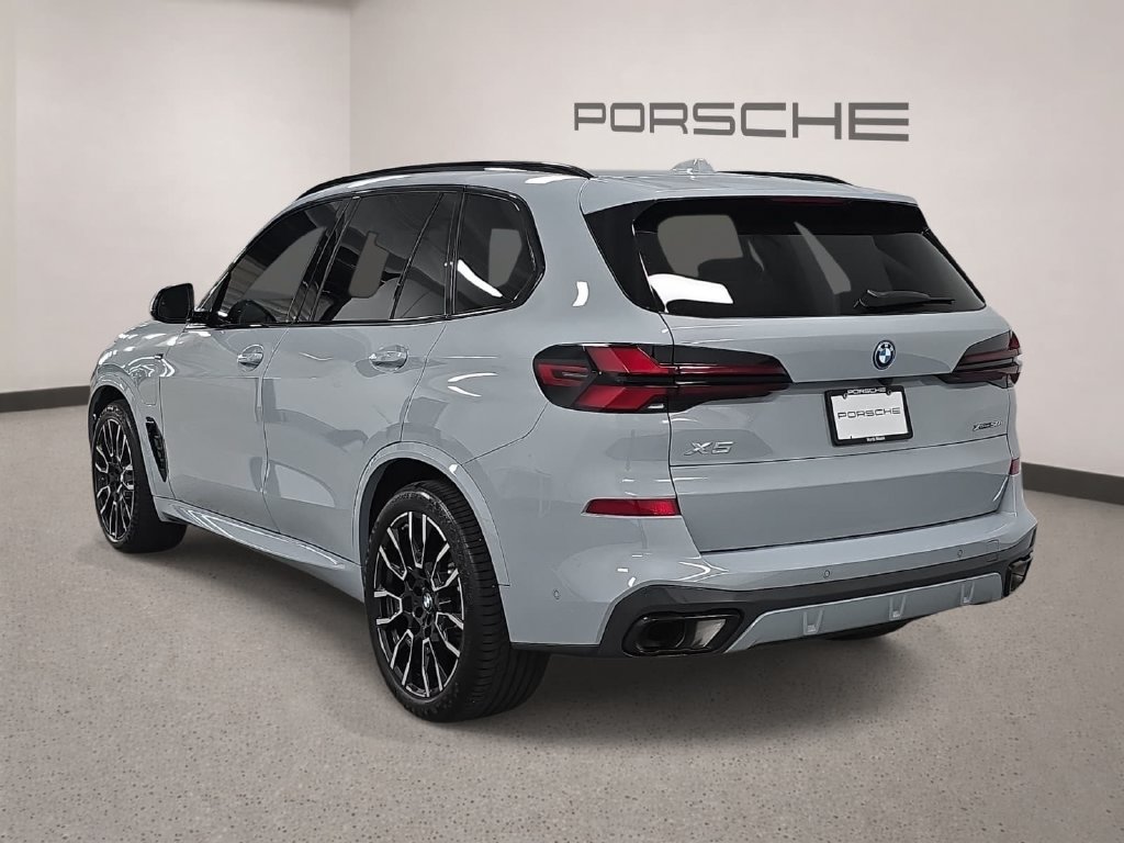 Used 2025 BMW X5 xDrive50e w/ M Sport Package AWD/4WD image 3
