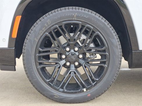 New 2025 Jeep Wagoneer Series II w/ Premium Group I image 10