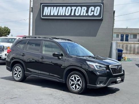 Used 2021 Subaru Forester Premium AWD/4WD image 1