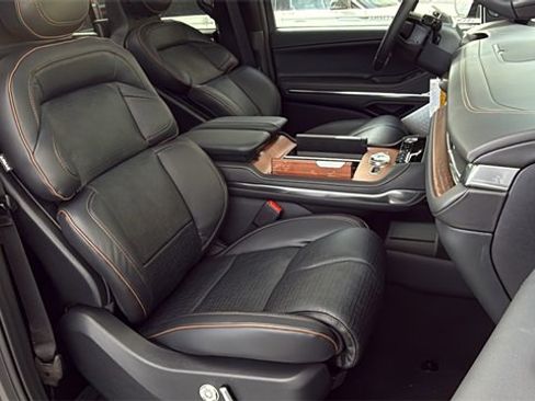 New 2026 Lincoln Navigator Black Label image 10