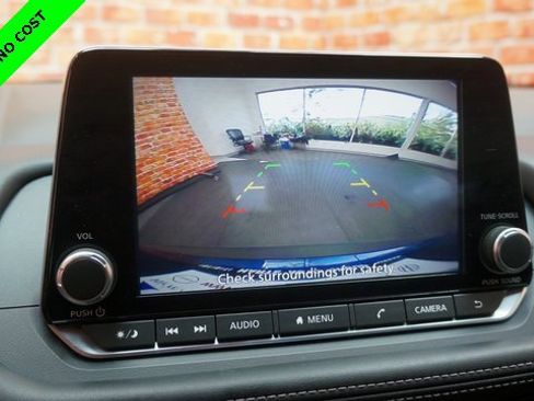 Used 2022 Nissan Rogue S image 16