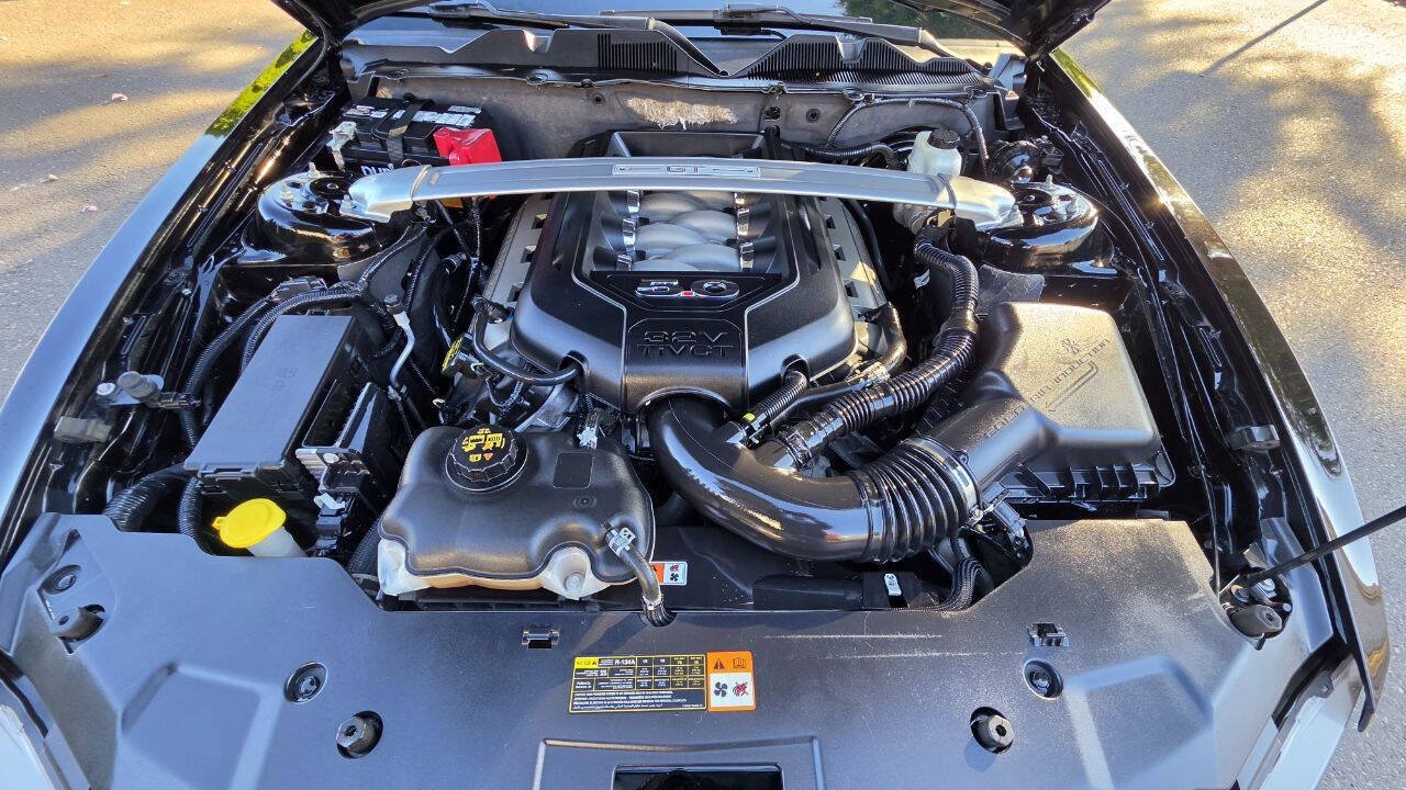 Used 2011 Ford Mustang GT Premium w/ Electronics Pkg RWD image 15