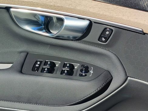 New 2026 Volvo XC90 B6 Plus image 10