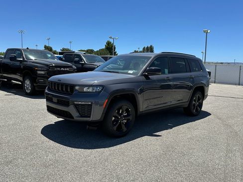New 2026 Jeep Grand Cherokee L Limited w/ Limited Altitude Package RWD image 2