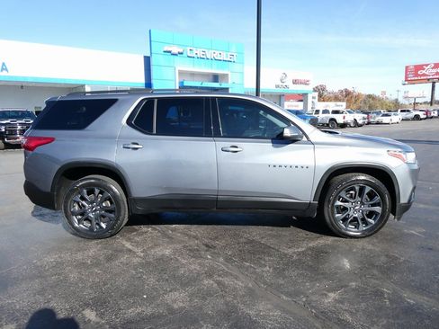 Used 2021 Chevrolet Traverse RS image 3