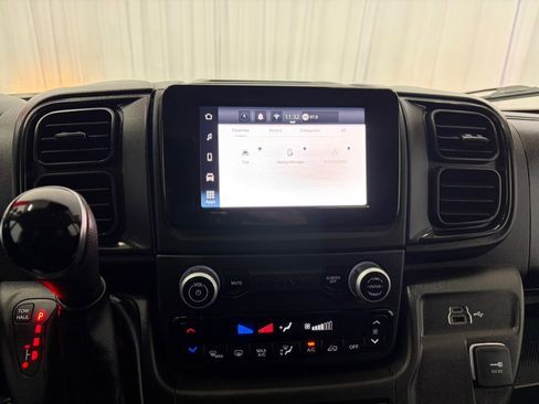 Used 2024 RAM ProMaster 2500 w/ Convenience Group image 29