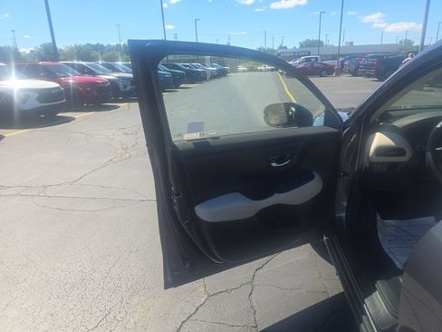 Used 2024 Honda HR-V LX image 17