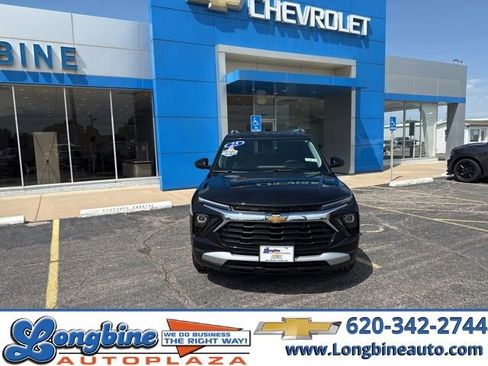 Used 2025 Chevrolet TrailBlazer LT w/ Convenience Package FWD image 1
