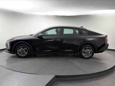 Used 2025 Kia K4 FWD image 3