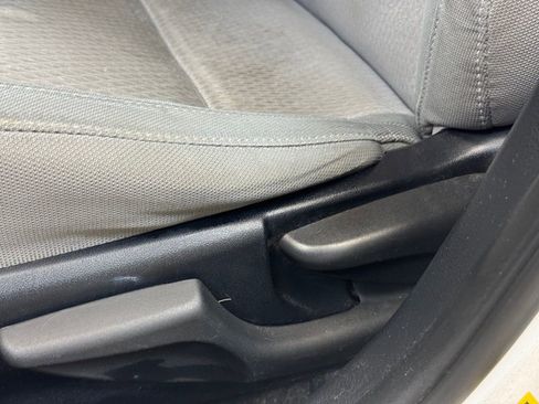 Used 2014 Toyota Corolla LE image 10