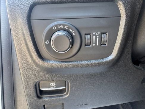 Used 2022 Jeep Grand Cherokee L Laredo AWD/4WD image 25