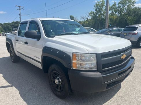 Used 2013 Chevrolet Silverado 1500 W/T AWD/4WD image 3