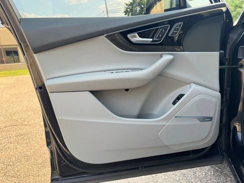 Used 2018 Audi Q7 3.0T Premium Plus AWD/4WD image 27
