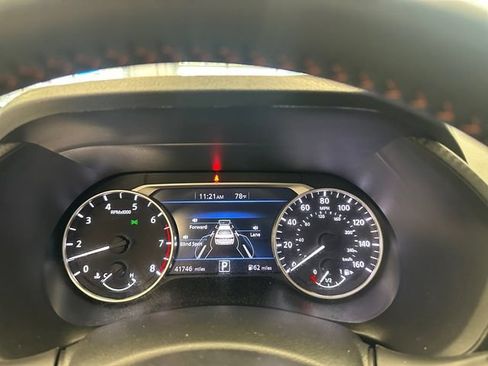 Used 2025 Nissan Sentra SR FWD image 23