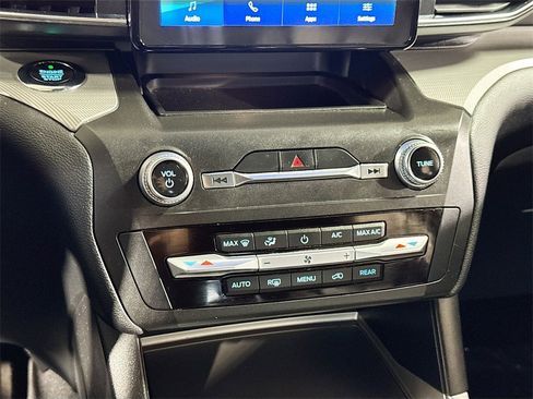 Used 2020 Ford Explorer XLT w/ Equipment Group 202A image 20