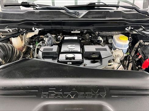 Used 2024 RAM 2500 Laramie AWD/4WD image 10