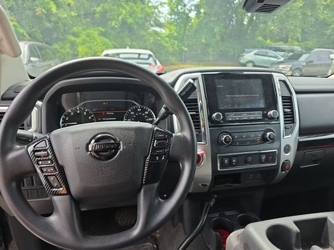 Used 2021 Nissan Titan SV RWD image 13