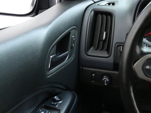 Used 2022 Chevrolet Colorado Z71 w/ Safety Package image 17