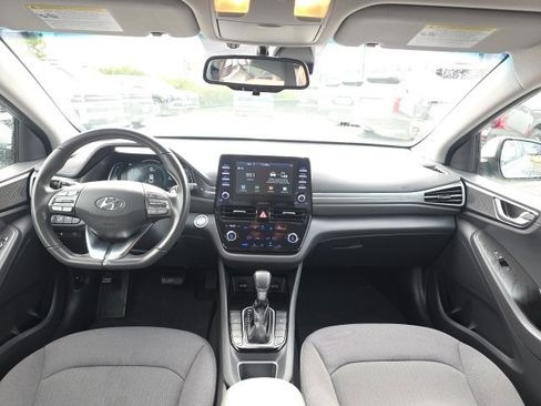 Used 2020 Hyundai Ioniq SE image 28