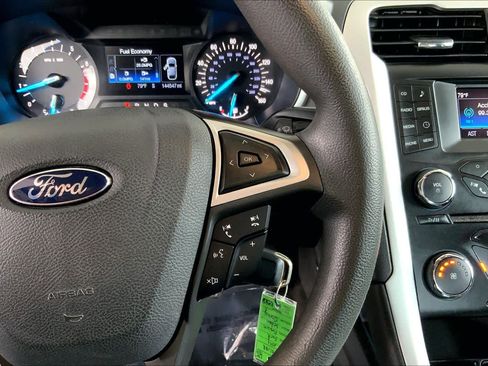 Used 2014 Ford Fusion SE FWD image 24