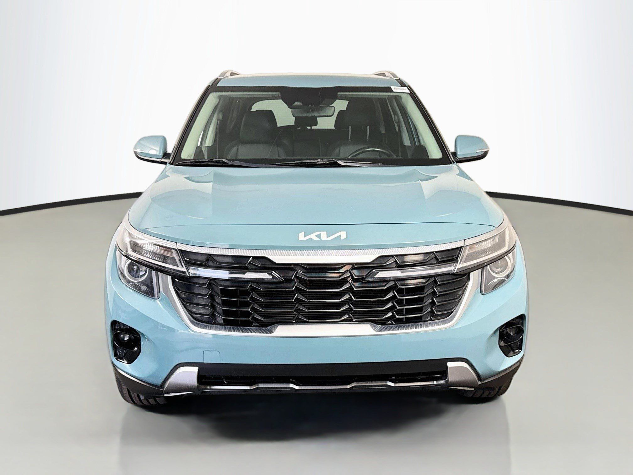 Used 2024 Kia Seltos EX FWD image 2