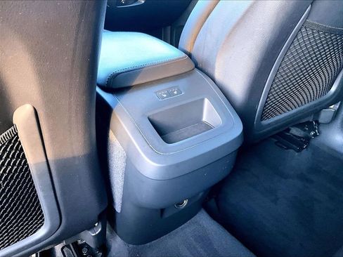 Used 2019 Volvo XC60 T5 Momentum w/ Multimedia Package image 29