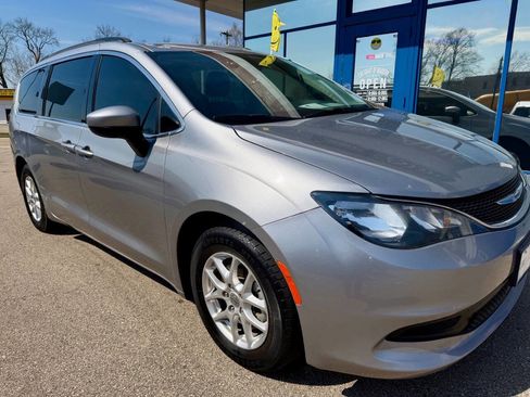 Used 2021 Chrysler Voyager Lxi FWD image 7