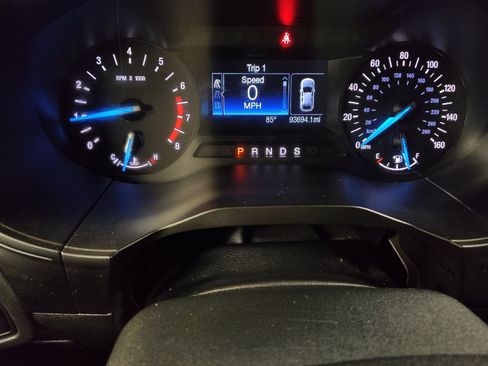 Used 2020 Ford Edge SE FWD image 23