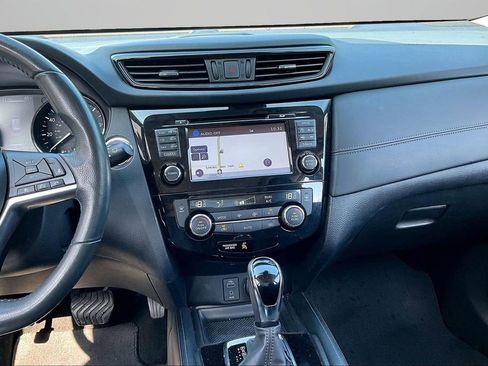Used 2017 Nissan Rogue SL AWD/4WD image 9