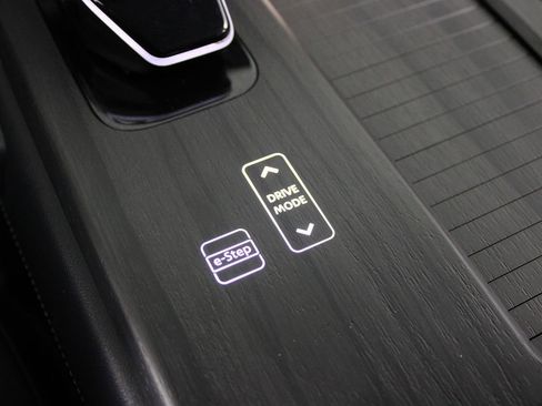 Used 2024 Nissan Ariya FWD image 21