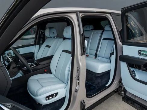 Used 2026 Rolls-Royce Cullinan image 12