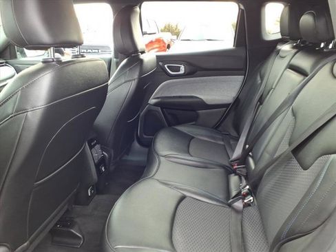 Used 2024 Jeep Compass Latitude image 24