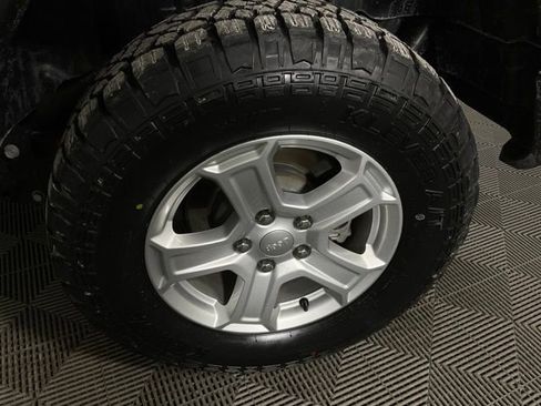 Used 2019 Jeep Wrangler Unlimited Sport S image 38