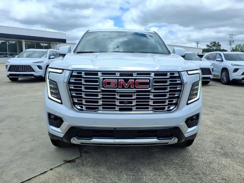 New 2026 GMC Yukon Denali w/ Denali Reserve Package AWD/4WD image 2