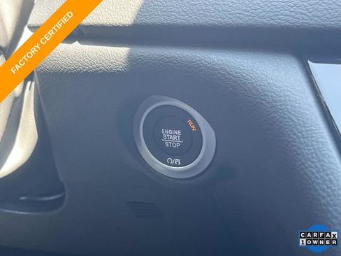 Used 2025 Chrysler Voyager LX FWD image 31