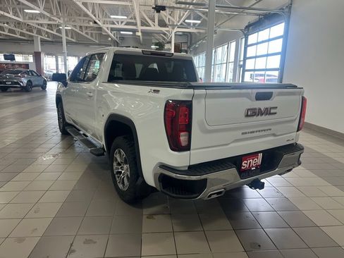 Used 2022 GMC Sierra 1500 SLE AWD/4WD image 3