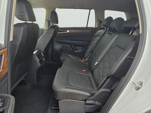 Used 2025 Volkswagen Atlas SE image 22