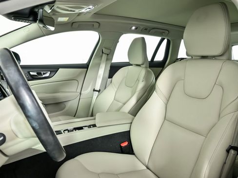 Used 2020 Volvo V60 T5 Momentum w/ Protection Package Premier image 6