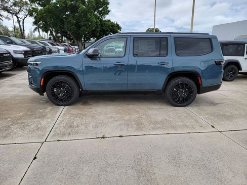 New 2026 Jeep Grand Wagoneer Limited AWD/4WD image 2
