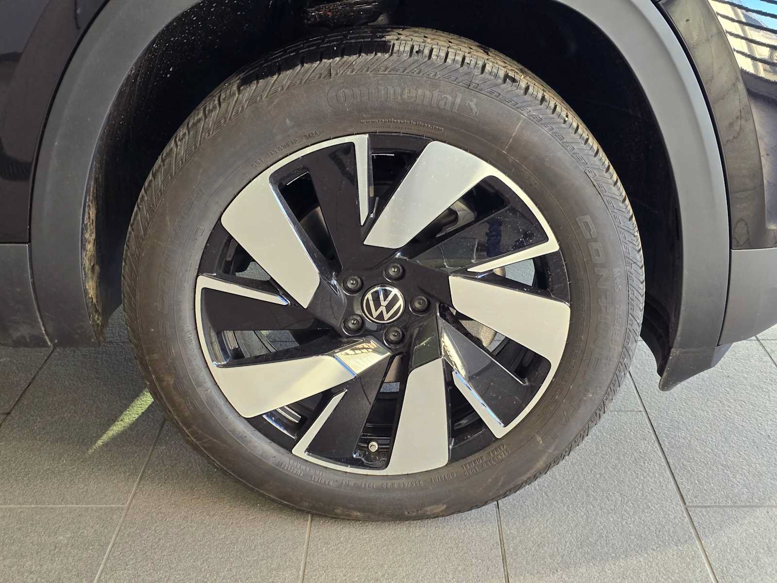 New 2025 Volkswagen Atlas Cross Sport SEL AWD/4WD image 9