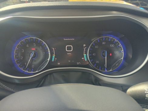 New 2025 Chrysler Pacifica Select image 31