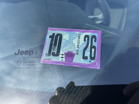 New 2025 Jeep Grand Cherokee Altitude image 28