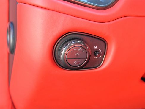 Used 2014 Aston Martin Vanquish Coupe image 21