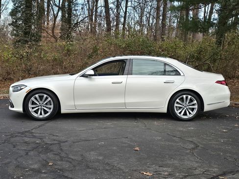 Used 2022 Mercedes-Benz S 500 4MATIC image 3
